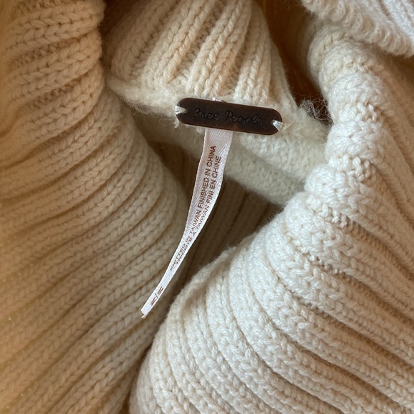 NWT Free People Sweater - Picture 8 of 8